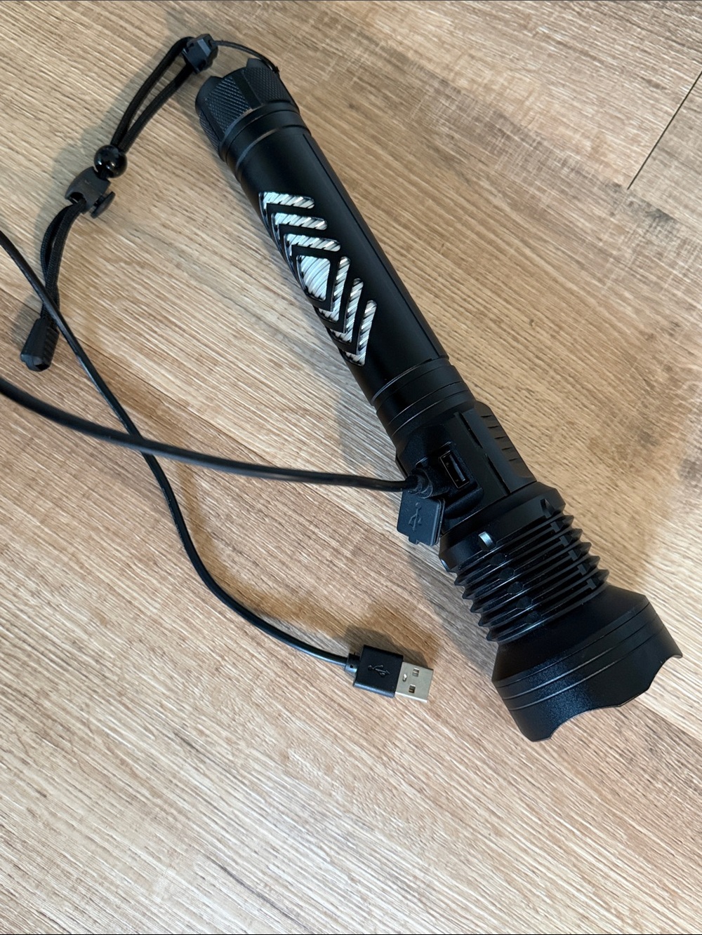 Tactical LED Flashlight - Picture 3 of 7
